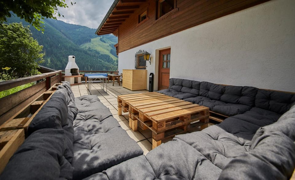 Delfi Ski & Bike Apartments Hotel in Saalbach-Hinterglemm