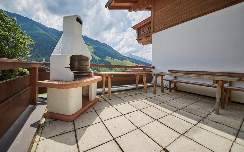 Delfi Ski & Bike Apartments Hotel in Saalbach-Hinterglemm