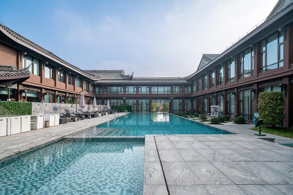 Yangzhou Seclusive Life Hot Spring Resort Hotel in Jiangsu