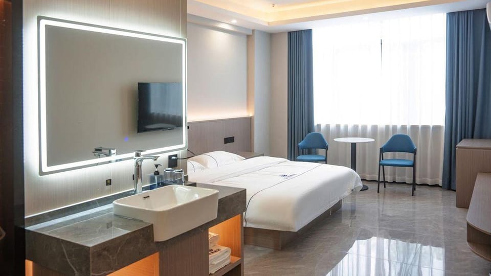 Blue Whale Hotel Hotel in Zhejiang