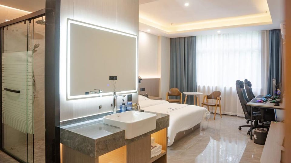Blue Whale Hotel Hotel in Zhejiang