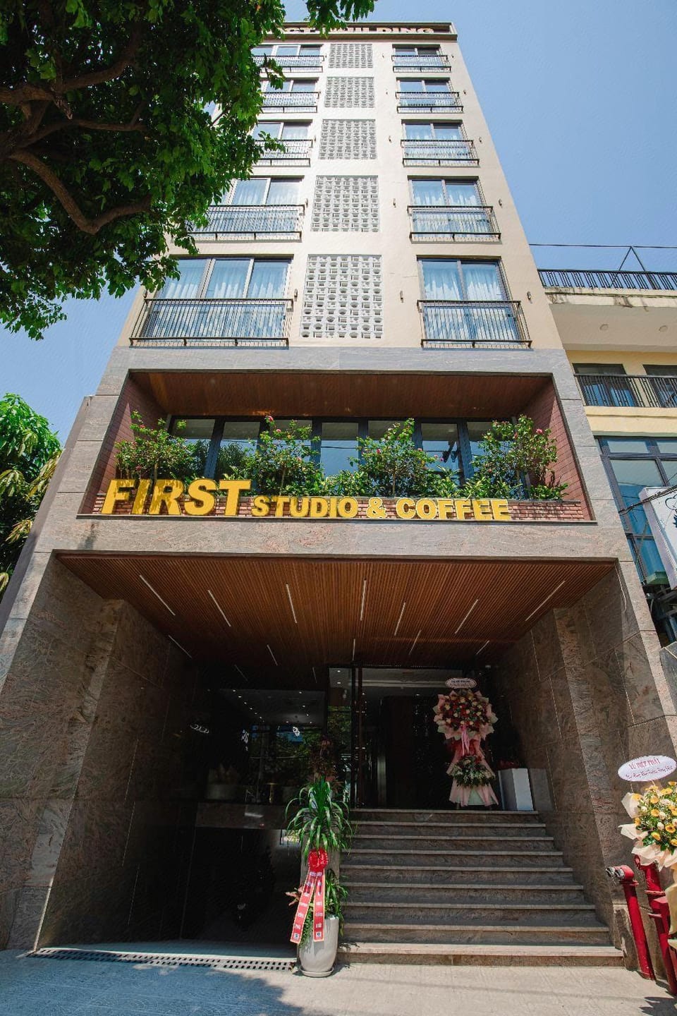 FIRST Studio Coffee Hotel in Da Nang