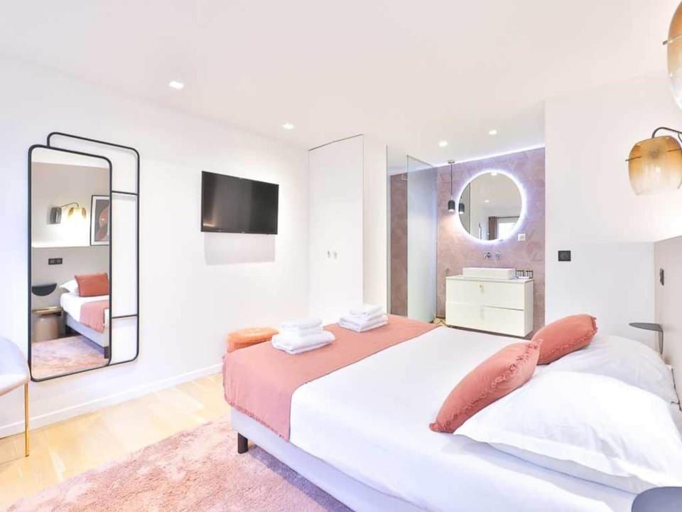 Comfort & Design for 10p - 5min from the Marais Resort in Paris