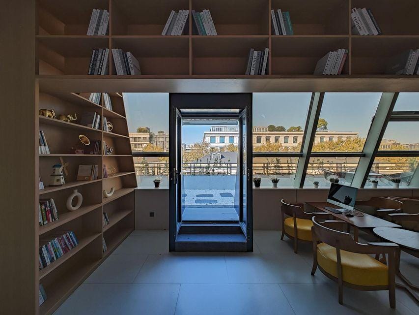Amber Youth Hostel (Hangzhou West Lake Lakeside Park Ding'an Road Subway Station Branch) Hotel in Hangzhou