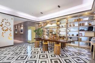 Qingmu Platinum Hotel (Danyang High-speed Rail Station Wuyue Plaza) Hotel in Jiangsu