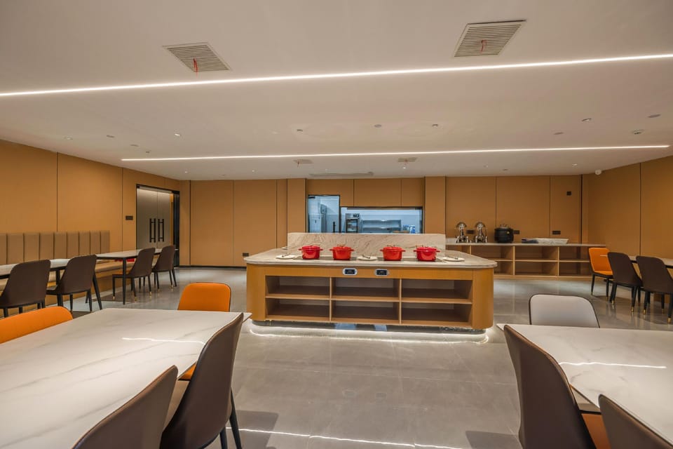 Home Inn Selected Hotel (Quzhou High-speed Railway Station High-tech Development Zone Branch) Hotel in Zhejiang