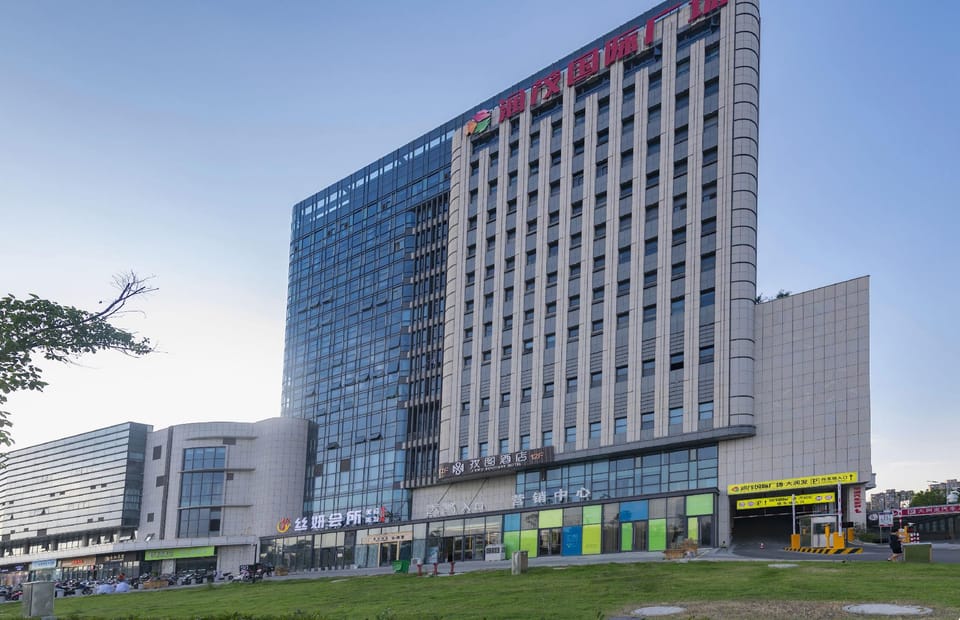 Yangzhou Zibo Hotel (Jinghua City Branch) Hotel in Jiangsu