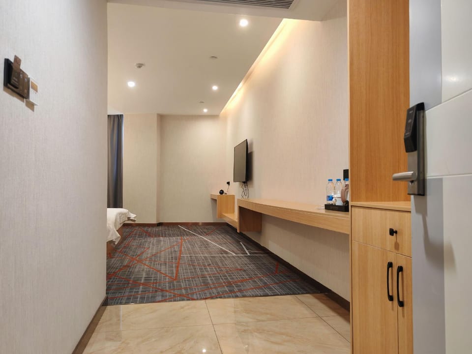 Kowloon Business Hotel Hotel in Jiangsu