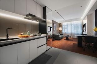 Intercity Shanghai Xujiahui - Free Minibar and near Yishan Road Metro Station Hotel in Shanghai