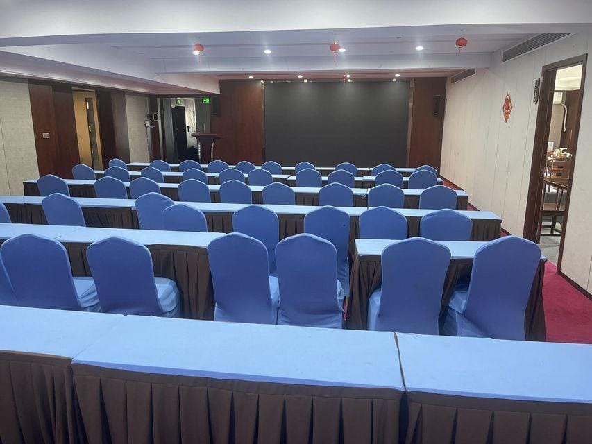 HongJun · JingXin Business Apartment Hotel (Shanghai Railway Station Baoshan Road Subway Station) Hotel in Shanghai