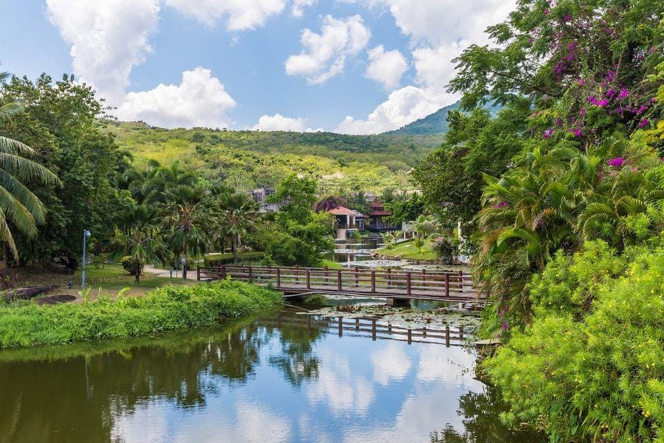 Island Holiday House Hotel in Sanya