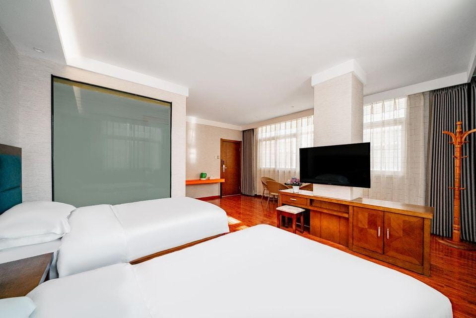 Long Ze Business Hostel Hotel in China