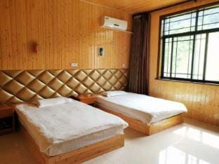 Hangzhou Canyon No.1 Farmhouse Hotel in Hangzhou