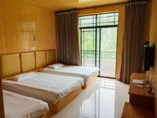 Hangzhou Canyon No.1 Farmhouse Hotel in Hangzhou