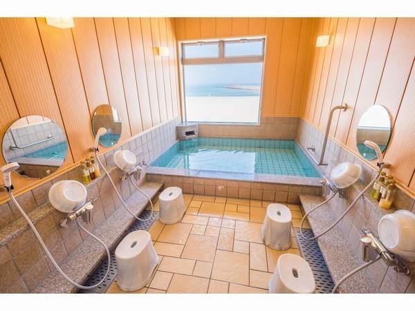 Ocean Front Hamada-kan Hotel in Japan