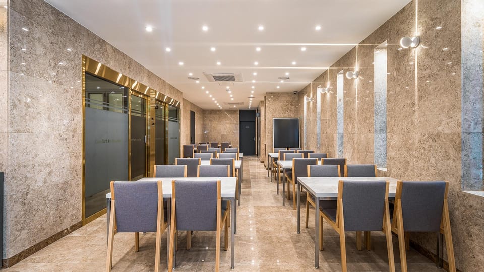 Comfort Inn Yeouido Hotel in Seoul