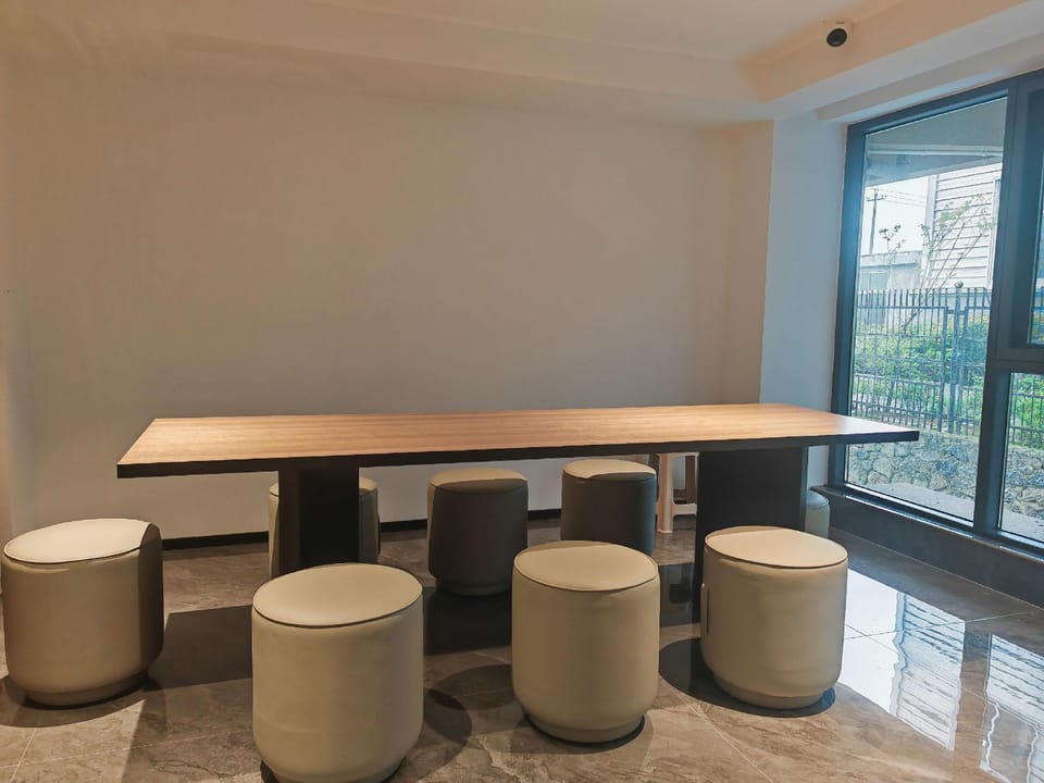 IU Hotel Xingyi Sunshine Academy Hotel in China