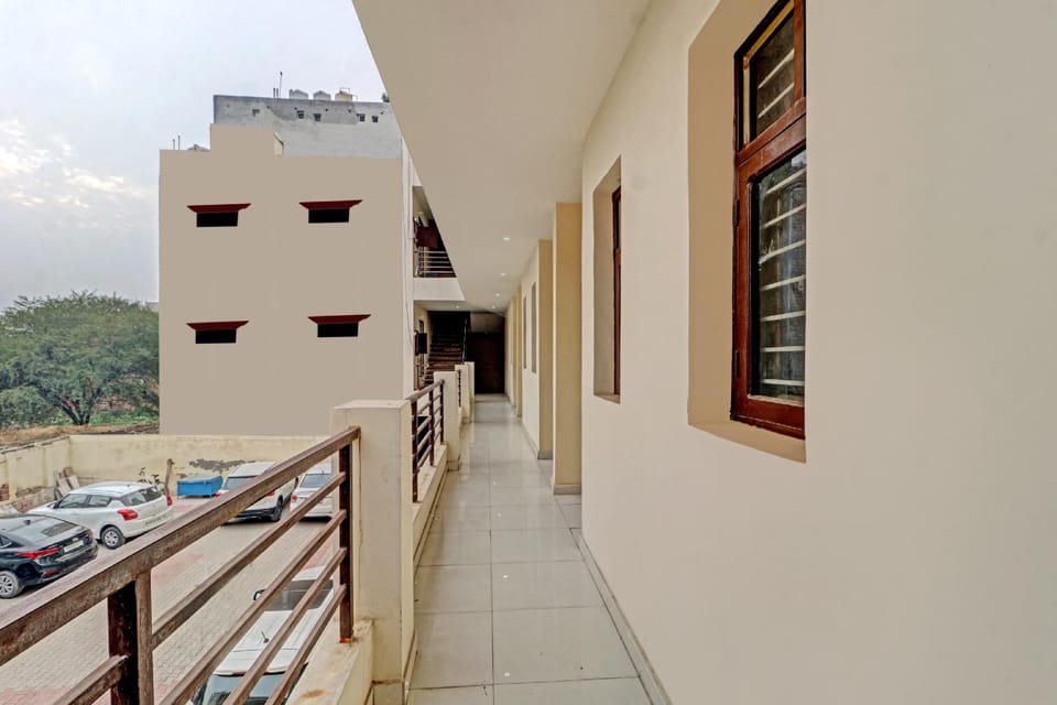 Hotel O King Palace Hotel in Chandigarh