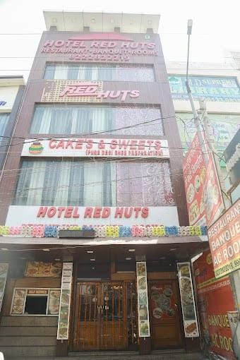 OYO 35795 Red Huts Hotel in Delhi