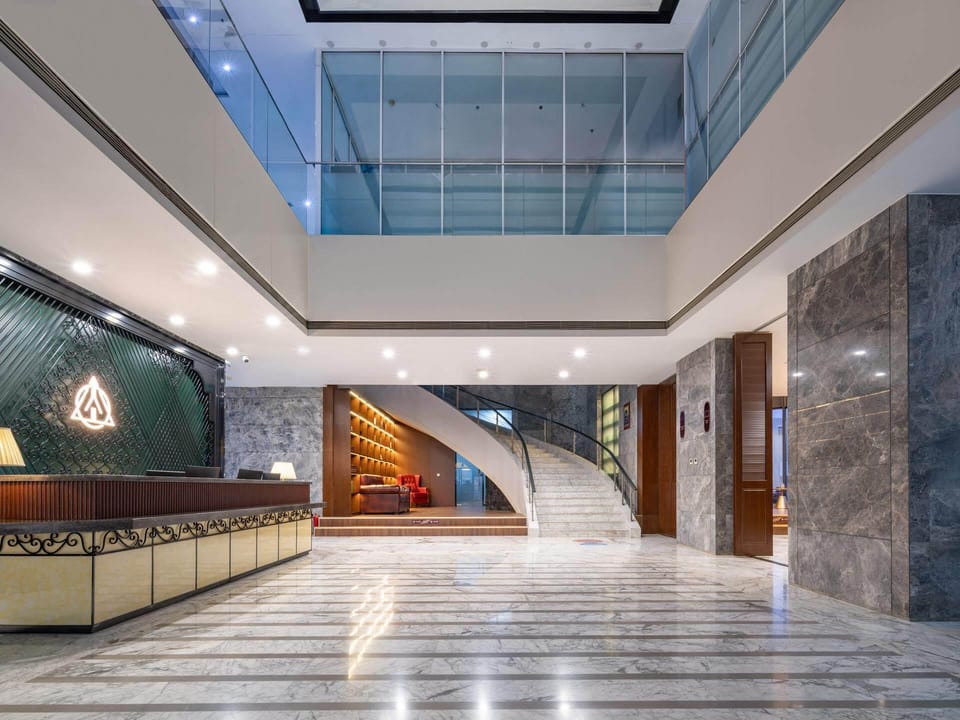 James Joyce Coffetel Tianjin Binhai Tanggu Railway Station Polar Ocean Park Hotel in Tianjin