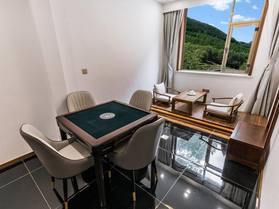 Renjoy Hotel Wutaishan Mountain View Hotel in China
