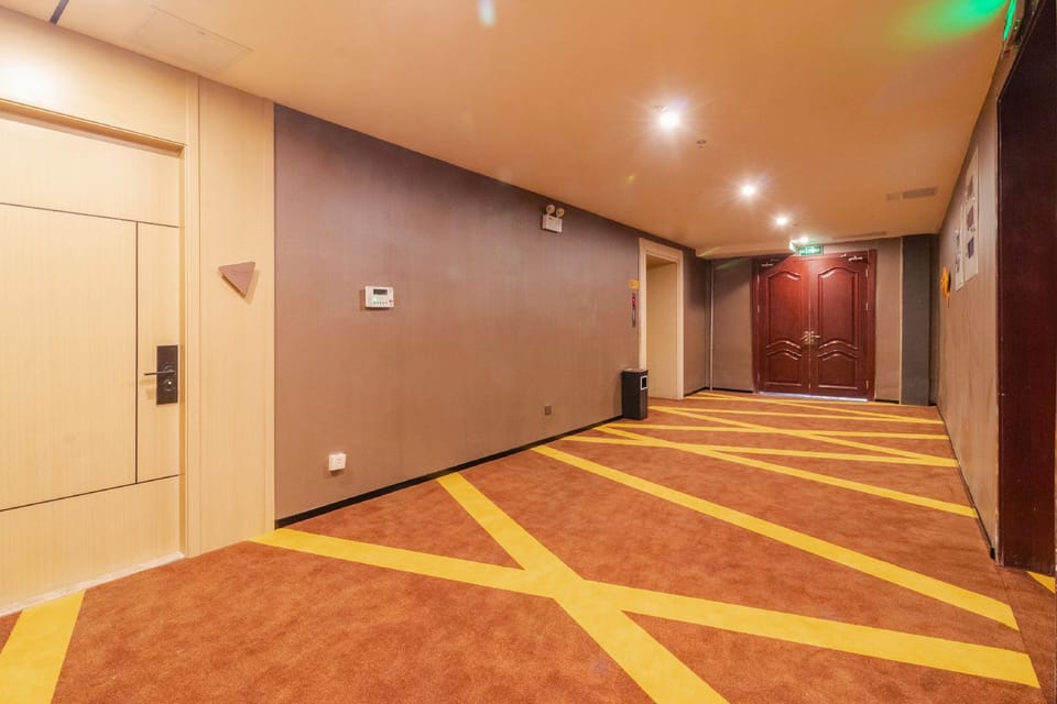 IU Hotel Jinan Railway Station Hotel in Shandong