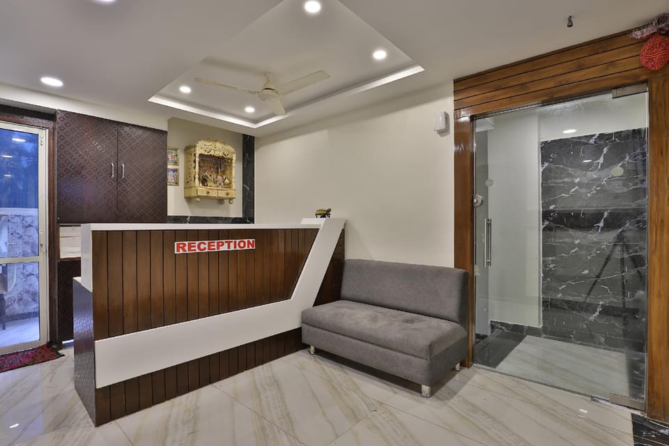 OYO 37359 hotel shiv villa Hotel in Ahmedabad