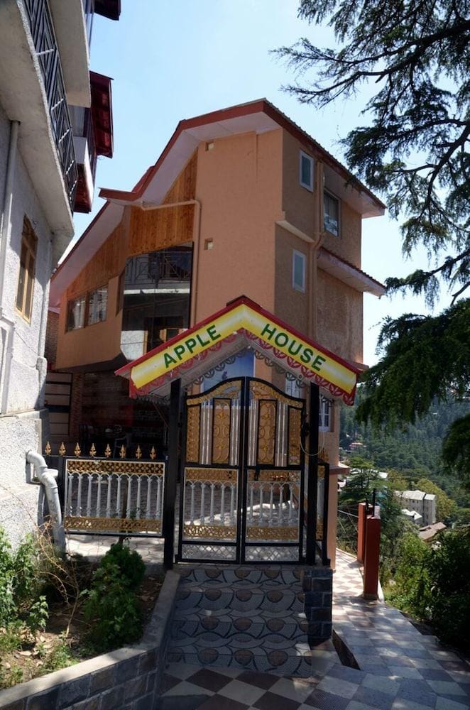 OYO 17002 Apple House Hotel in Shimla