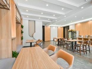 Homeinn·Rui Bai Yun Hotel (Nanjing Lukou Airport Tongshan Subway Station Branch) Hotel in Nanjing