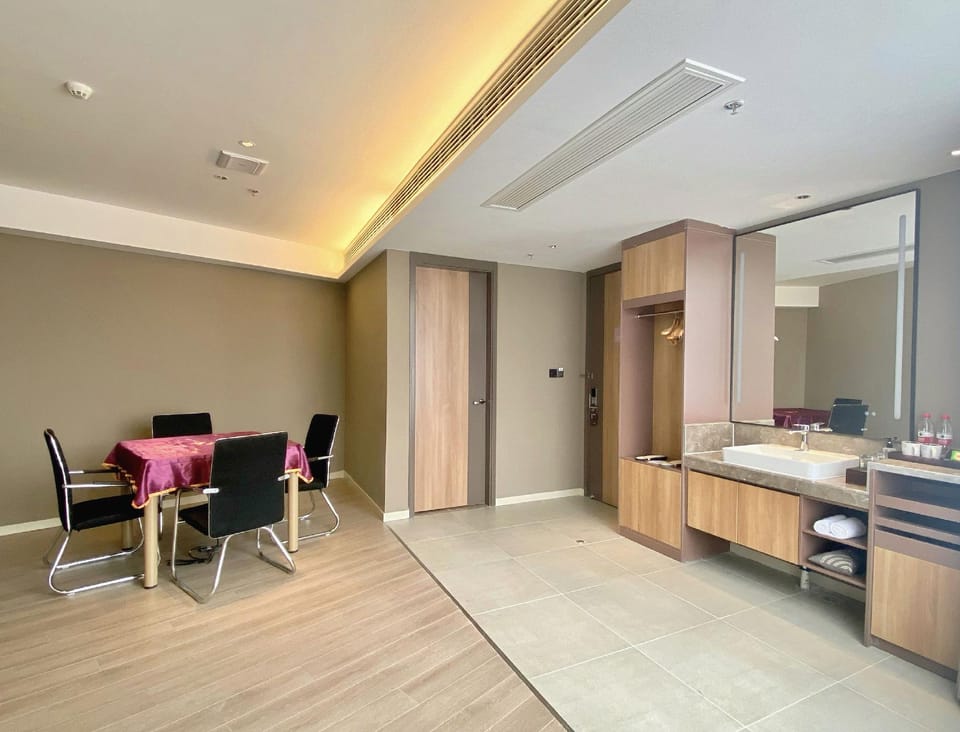Home Inn Neo (Suqian Shuyang Subei Commercial City Wuyue Plaza Branch) Hotel in Jiangsu