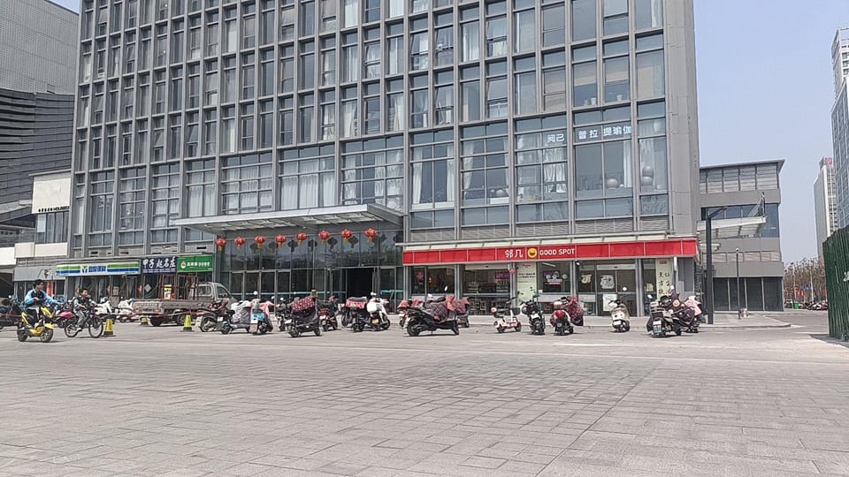 Zhisu Luxury Homestay (Suning Plaza Branch) Hotel in Jiangsu