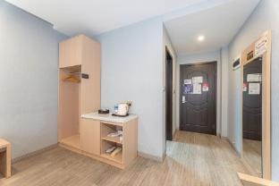 Qingsu Community Apartment (Xiaoshan Robot Town Branch) Hotel in Hangzhou