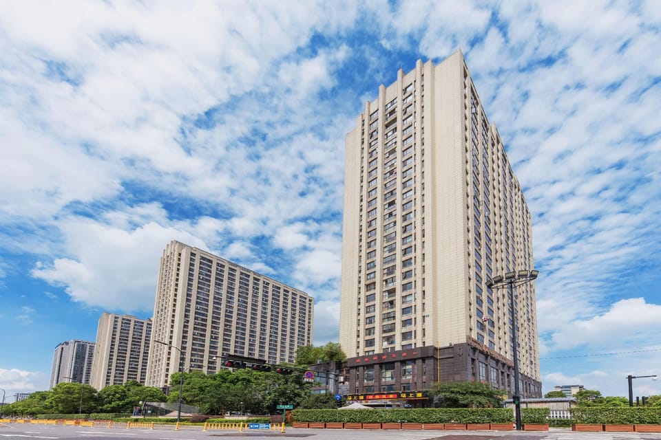 Enjoy Premium Hotel (Hangzhou Jianshe Third Road Metro Station Branch) Hotel in Hangzhou