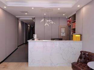 Coast Holiday Hotel (Hangzhou West Lake Hefang Street) Hotel in Hangzhou