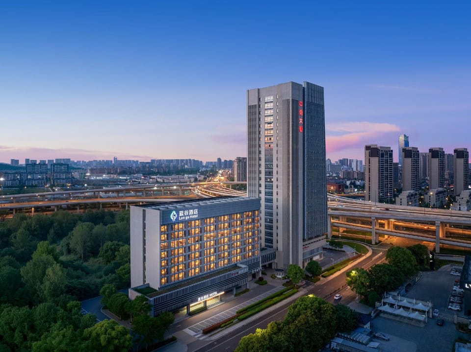 Blue Valley Hotel (Huzhou City Branch) Hotel in Suzhou