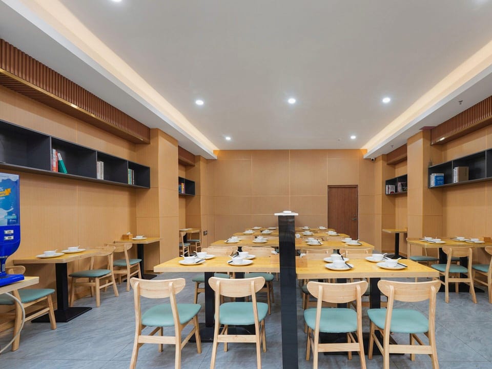 Vienna Hotel (Zaozhuang Shanting Hannuo Road Branch) Hotel in Jiangsu