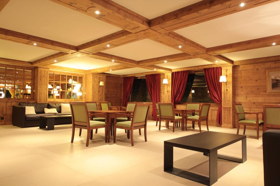 Hotel Champs Fleuris Morzine Hotel in Montriond