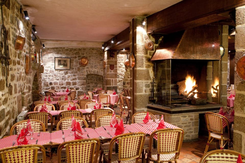 Auberge Saint Pierre Hotel in Mont Saint-Michel