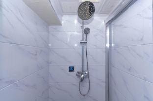 Hangzhou Jingu Hotel (Wanda Plaza Dujiaqiao Subway Station) Hotel in Hangzhou