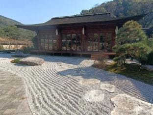 Wuxi Guanxuan Yaju Inn Hotel in Suzhou