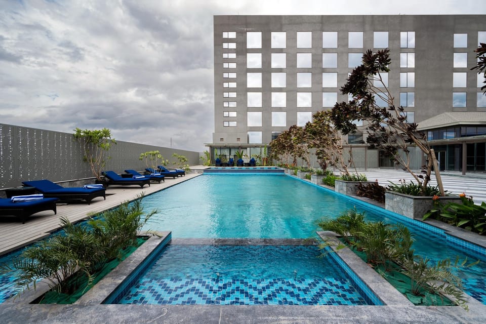 Swimming pool