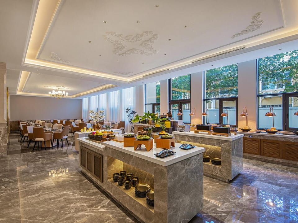 Vienna International Hotel Classic Edition Taizhou Linhai Linghu Scenic Area Hotel in Zhejiang