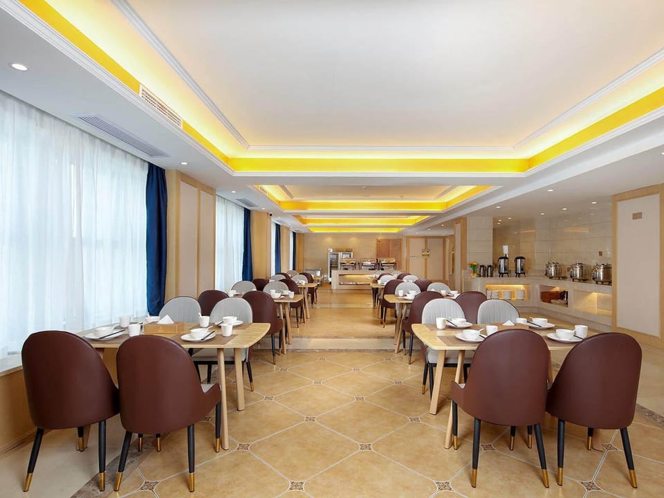Vienna International Hotel Anhui Huainan Wanda Plaza High-speed Railway East Station Hotel in Jiangsu