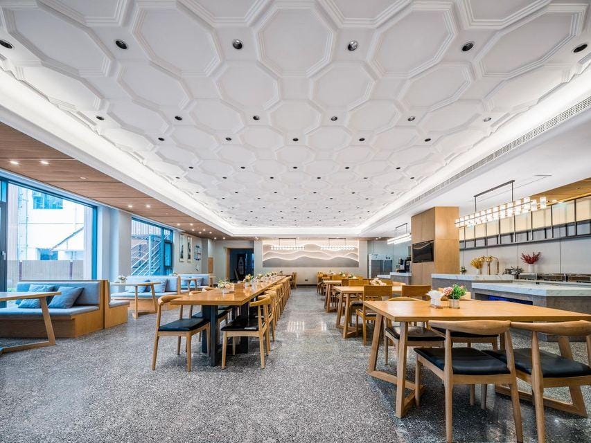 Vienna International Hotel 5.0 Huangshan Scenic Area South Gate Transfer Center Hotel in Zhejiang
