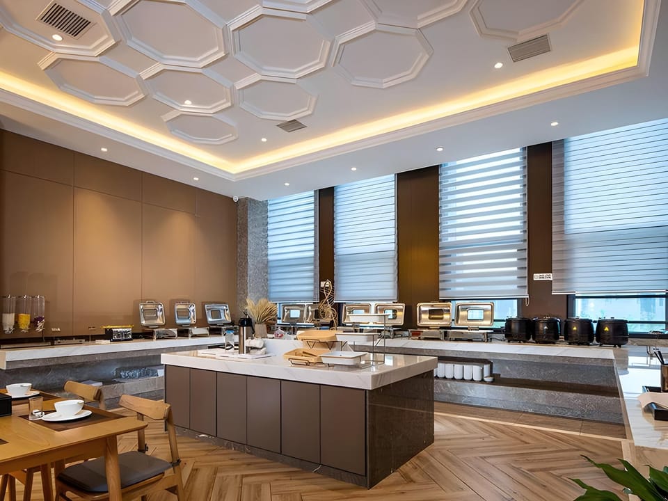 Vienna International Hotel Anhui Wuhu Government Center Fantawild Hotel in Nanjing