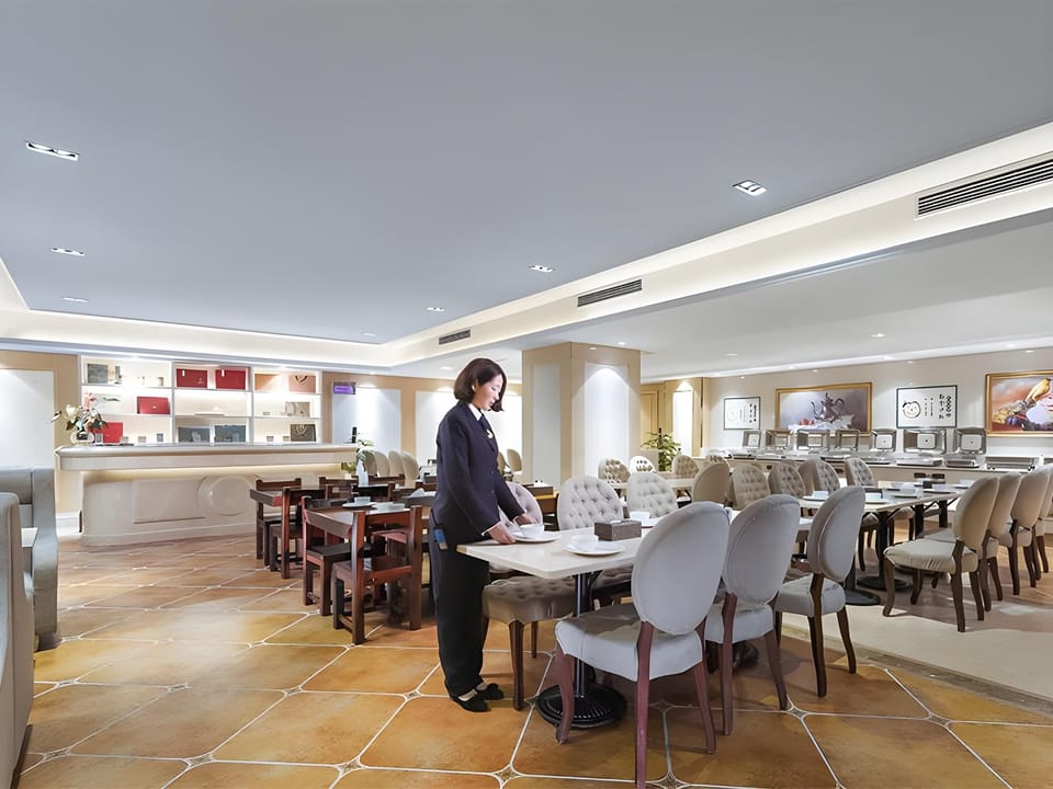 Vienna International Hotel Nanjing South Station Zhushan Road Metro Station Hotel in Nanjing