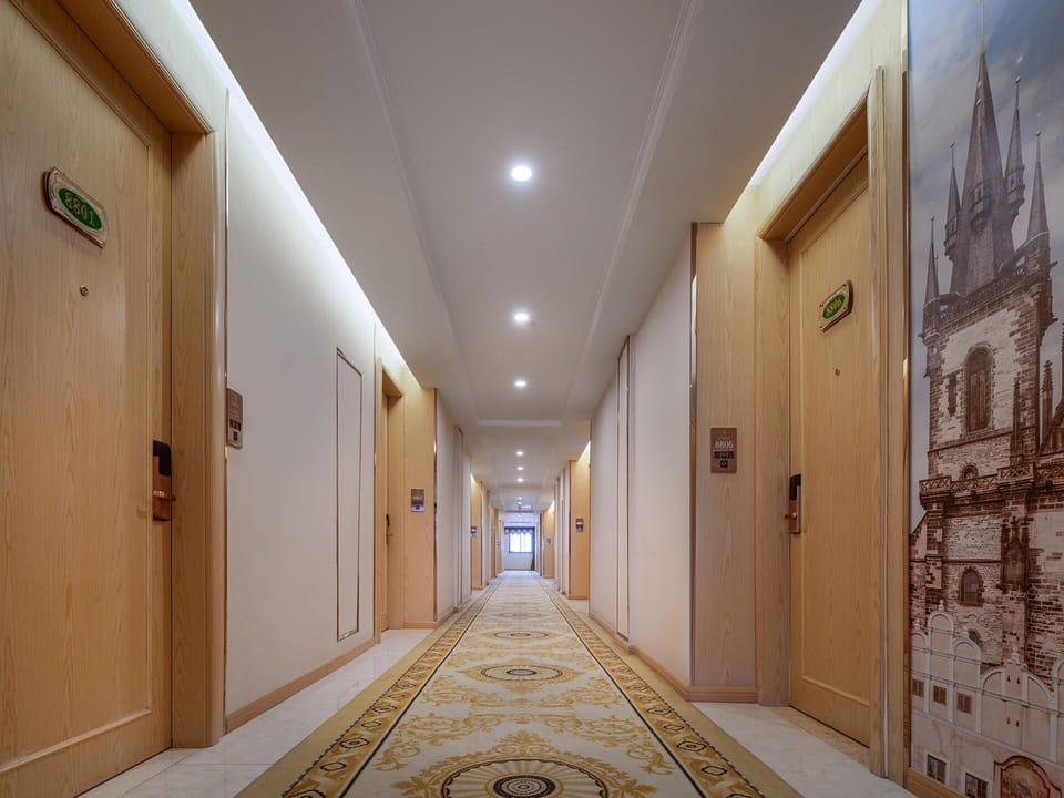 Vienna International Hotel Nanjing South Station Zhushan Road Metro Station Hotel in Nanjing
