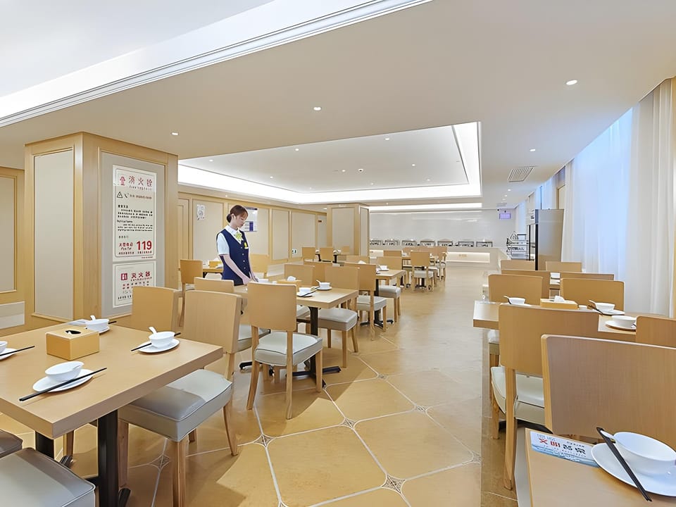 Vienna International Hotel Jiangsu Huai’an Jinhu Hotel in Jiangsu
