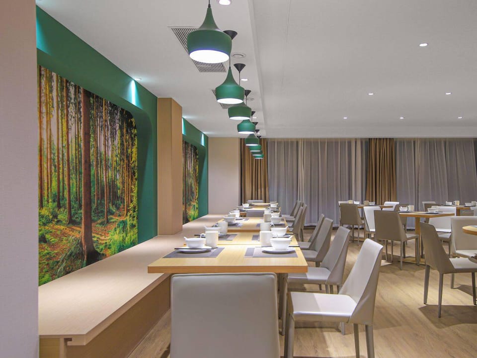 Vienna 3 Best Hotel Lianyungang Guannan High-Speed Railway Station Hotel in Jiangsu