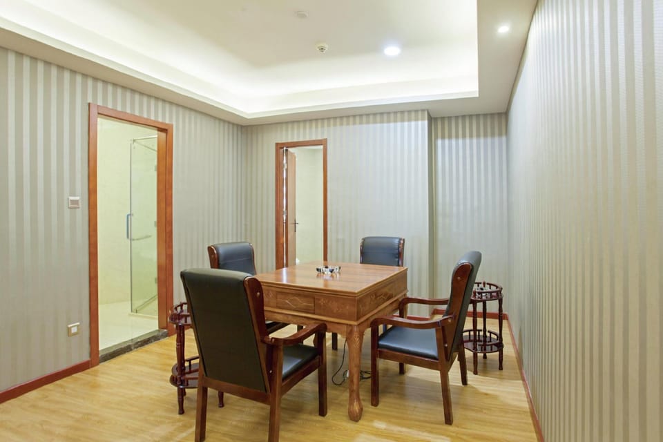 Vienna 3 Best Hotel Nanjing Hongyang Plaza Chengxian College Metro Station Hotel in Nanjing